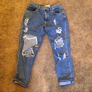 Forever 21 ripped mom jeans